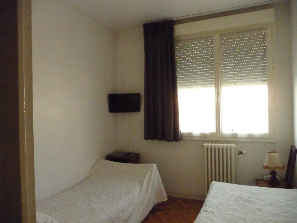 Hotel De La Gare Périgueux Kamer foto