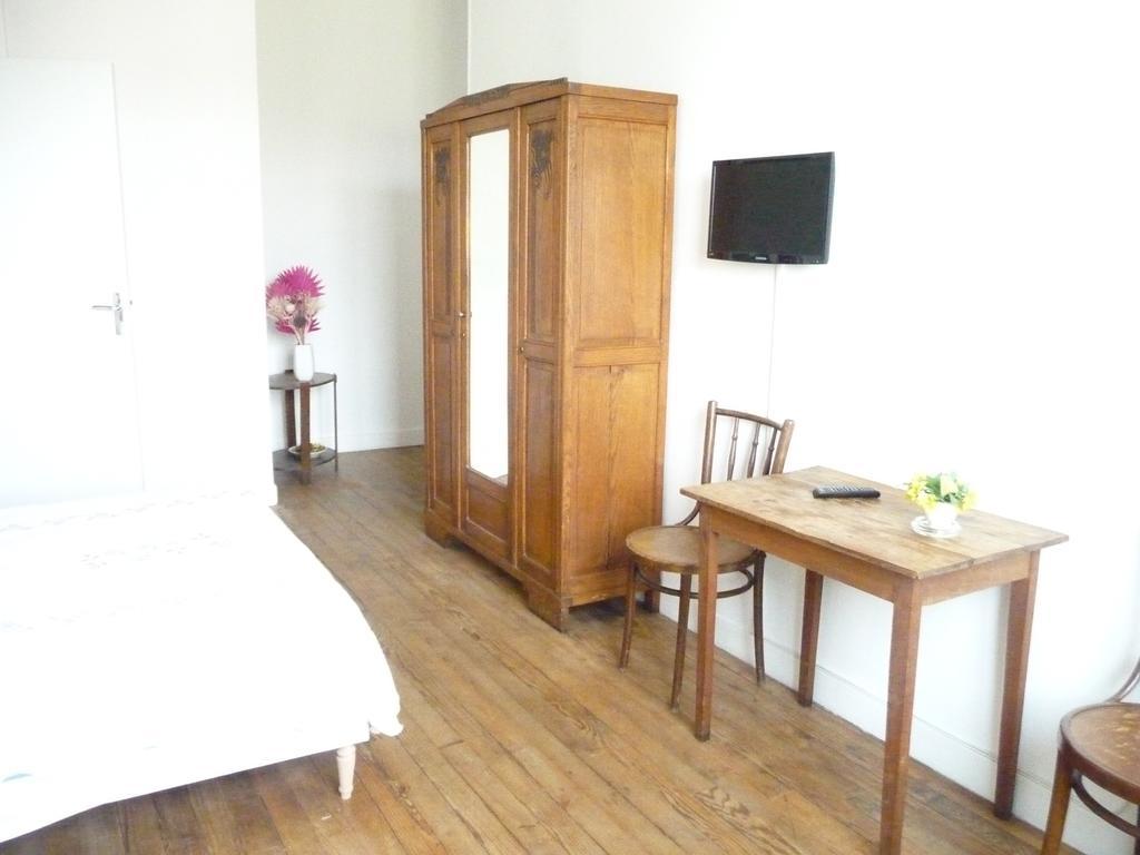 Hotel De La Gare Périgueux Kamer foto