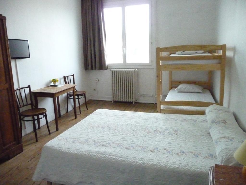 Hotel De La Gare Périgueux Kamer foto